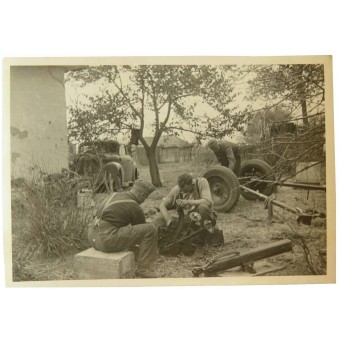 The Pak 35 repair and cleaning at the eastern front, 1941 year, Ukraine. Espenlaub militaria